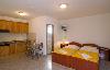 Chorv�tsko - Dalm�cia - Ba�ka Voda - Apartm�ny Putnik ***