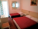 Chorv�tsko - Dalm�cia - Vodice - Depandance  Flora Madera ***