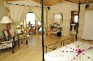 Maledivy - Lhaviyani Atoll - Kuredu Island Resort & Spa ****